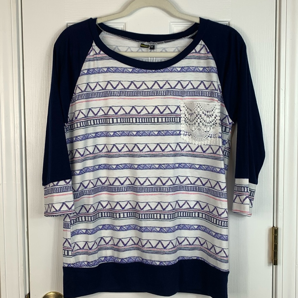 NWT MixMax white/navy blue 1/2 sleeves with aztec designs size medium. Pocket